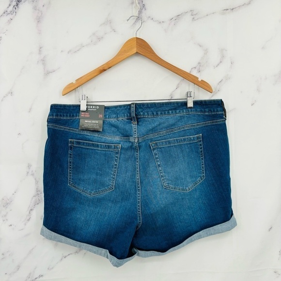 Torrid 5 Inch Vintage Stretch Mid-Rise Short - Hideaway - Picture 6 of 7